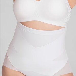 NWT White Honeylove SuperPower Briefs